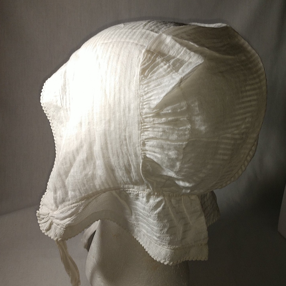 Vintage 1800s White Bonnet / Hat